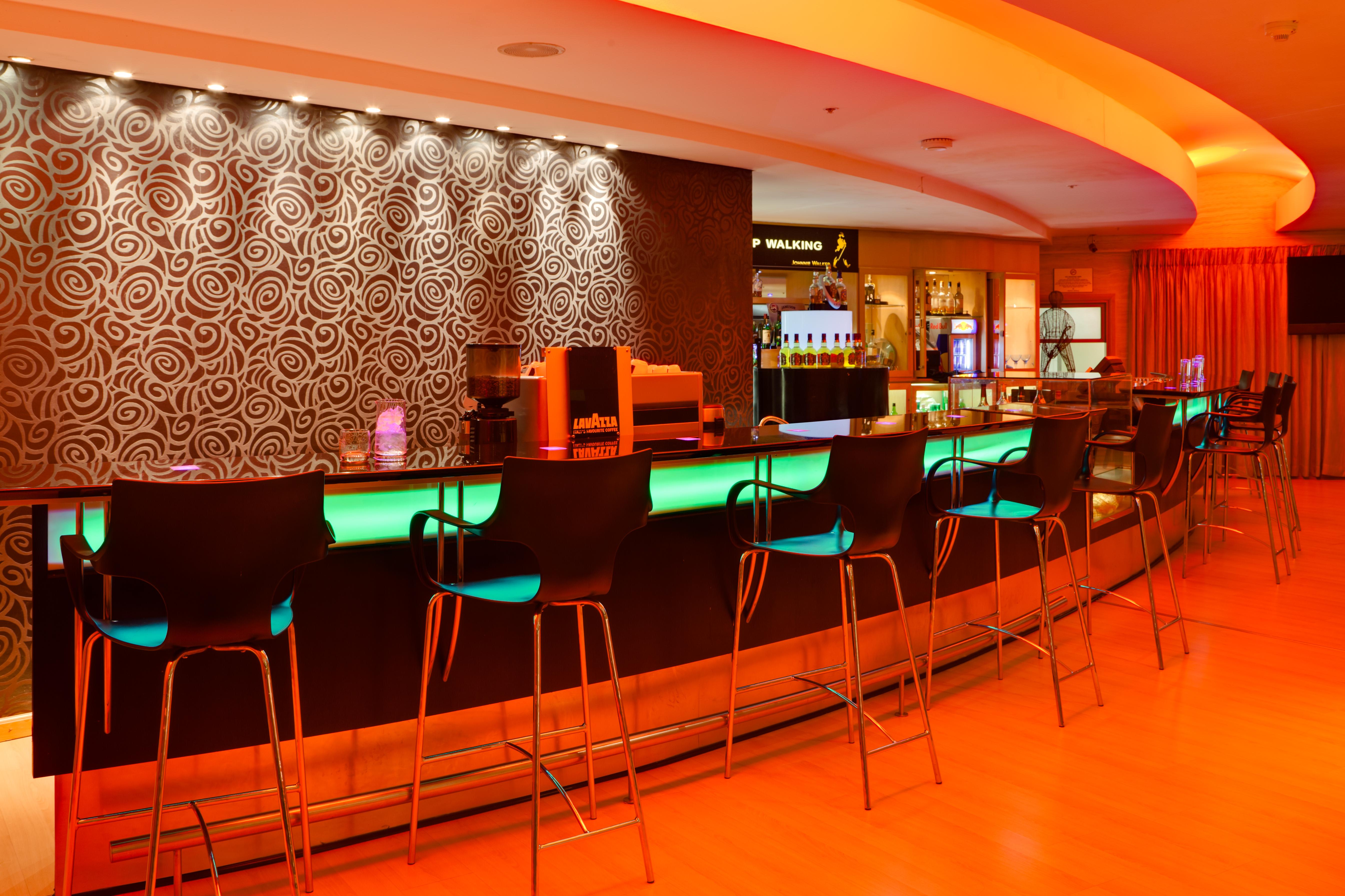 Protea Hotel By Marriott Johannesburg Wanderers Exterior photo