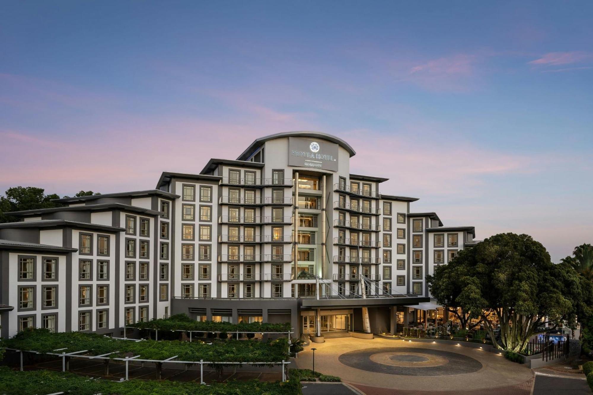 Protea Hotel By Marriott Johannesburg Wanderers Exterior photo